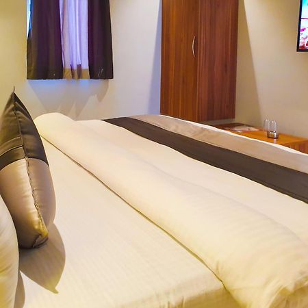 Hotel Nova Star Rajkot Exterior foto