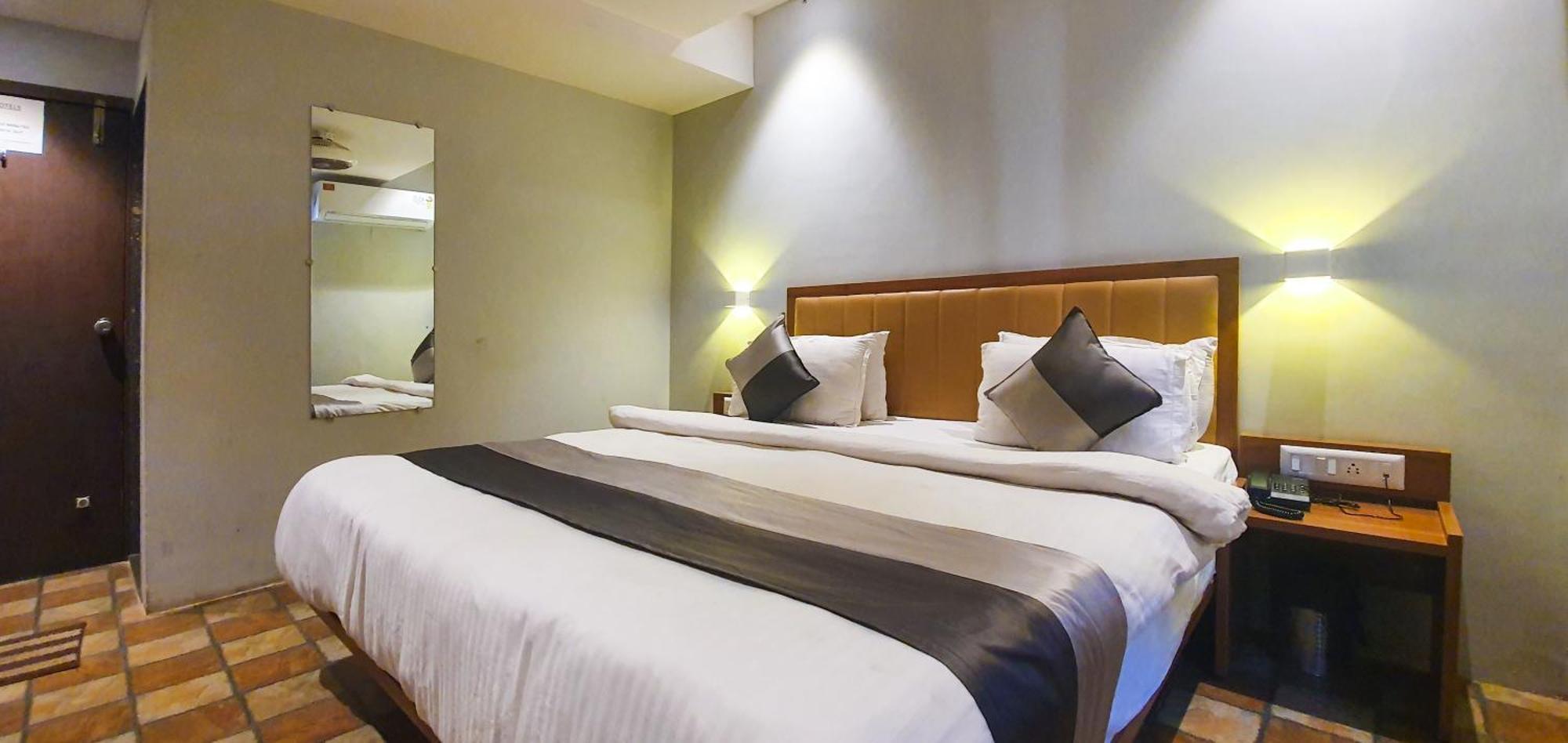 Hotel Nova Star Rajkot Exterior foto