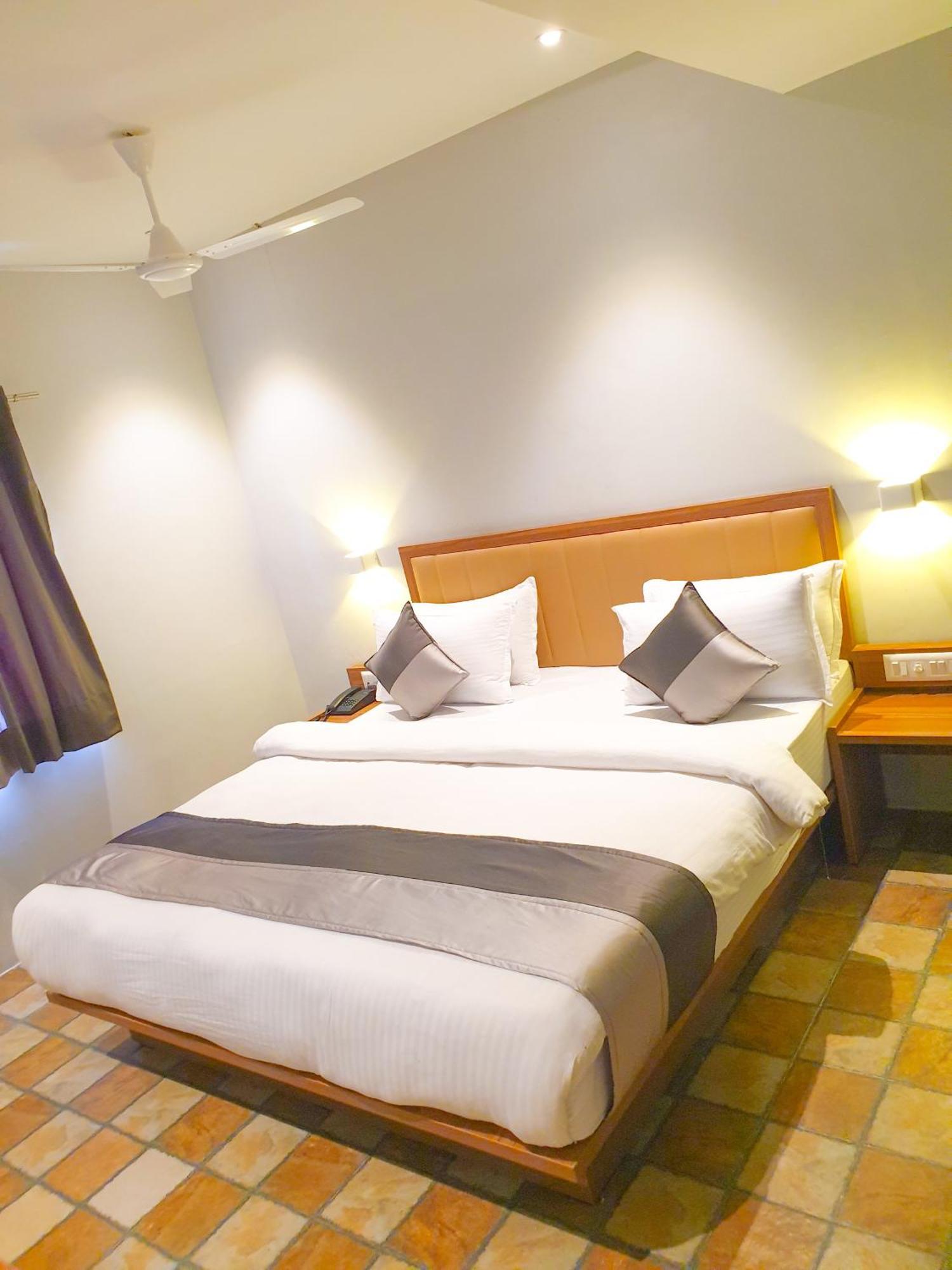 Hotel Nova Star Rajkot Exterior foto